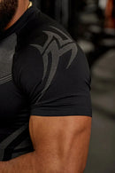 Camiseta masculina de manga curta – modelo 2025 para primavera e outono, estilo fitness, de secagem rápida, respirável, elástica e com ajuste justo ao corpo.