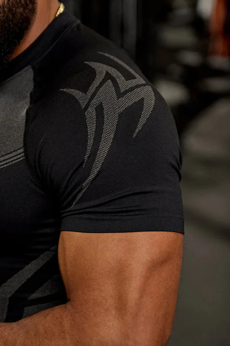 Camiseta masculina de manga curta – modelo 2025 para primavera e outono, estilo fitness, de secagem rápida, respirável, elástica e com ajuste justo ao corpo.