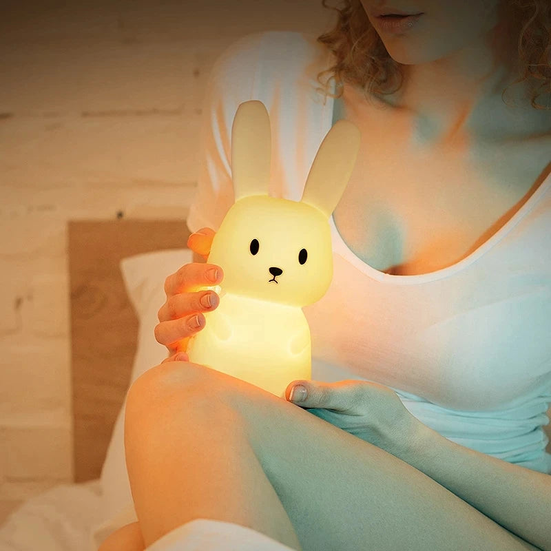 Luminária Noturna LED de Silicone em Formato de Coelhinho Com sensor de toque, design fofo de animal, perfeita para decoração de quarto infantil. Um presente encantador para bebês, crianças e decoração do lar.