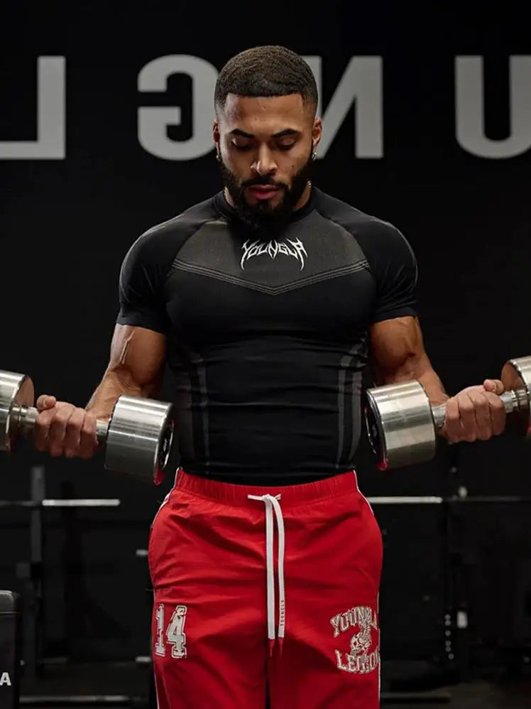 Camiseta masculina de manga curta – modelo 2025 para primavera e outono, estilo fitness, de secagem rápida, respirável, elástica e com ajuste justo ao corpo.